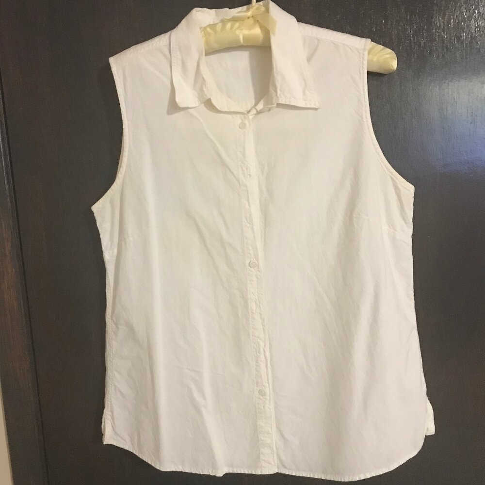 Ladies Sleeveless White Cotton Blouse Size Medium $5.00 AS AN ADD ON